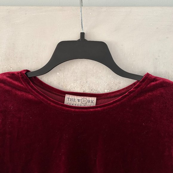 🇨🇦 The Work Velvet Top (NWOT) - Picture 7 of 10